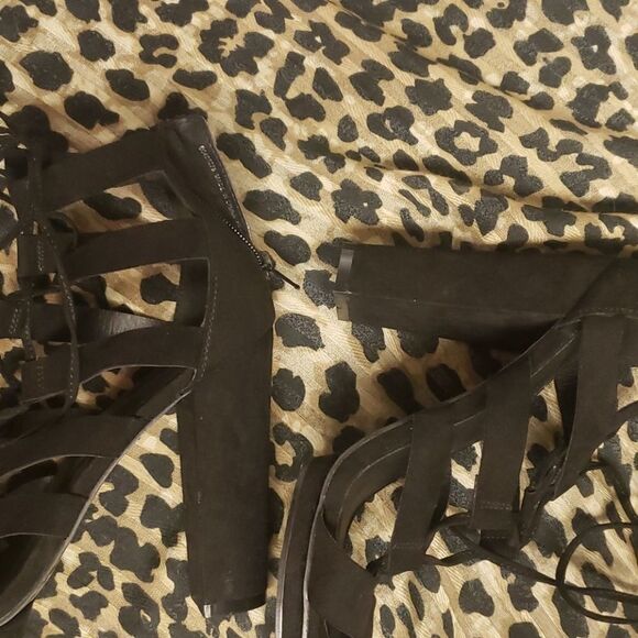 Forever 21 - Picture 3 of 7